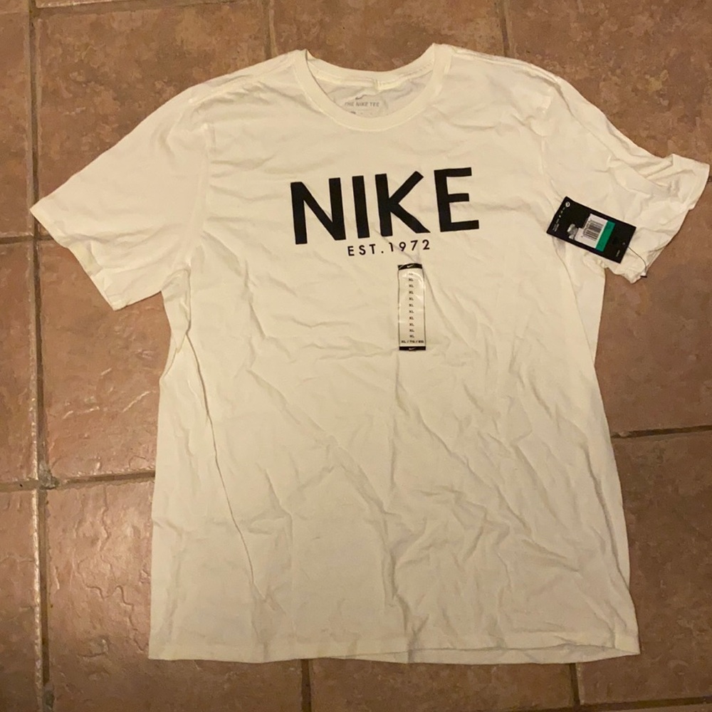 White Nike shirt XL NWT